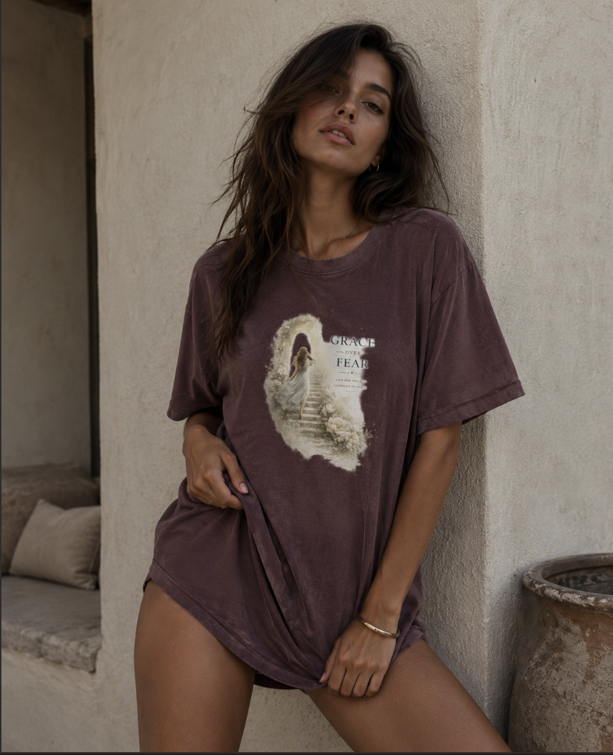 grace over fear - women's oversized t-shirt